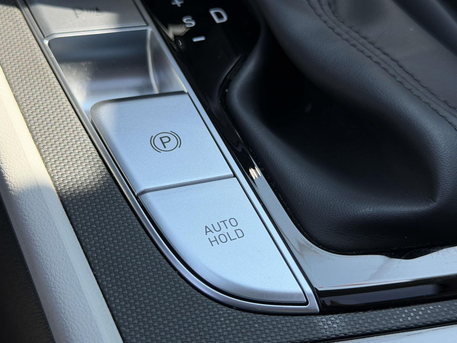 2024 Hyundai Elantra Limited - Photo 33