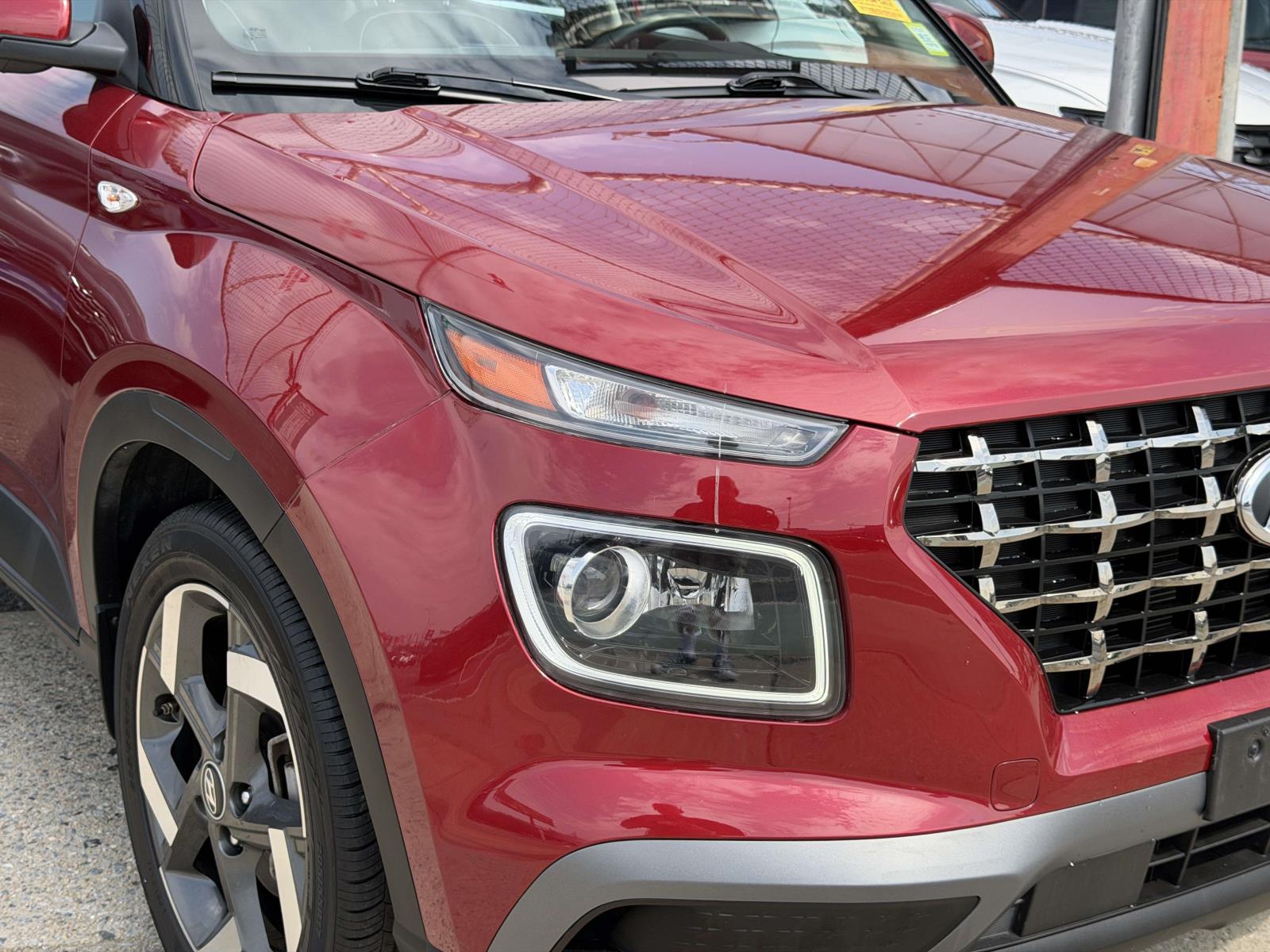 2023 Hyundai Venue Limited - Photo 9