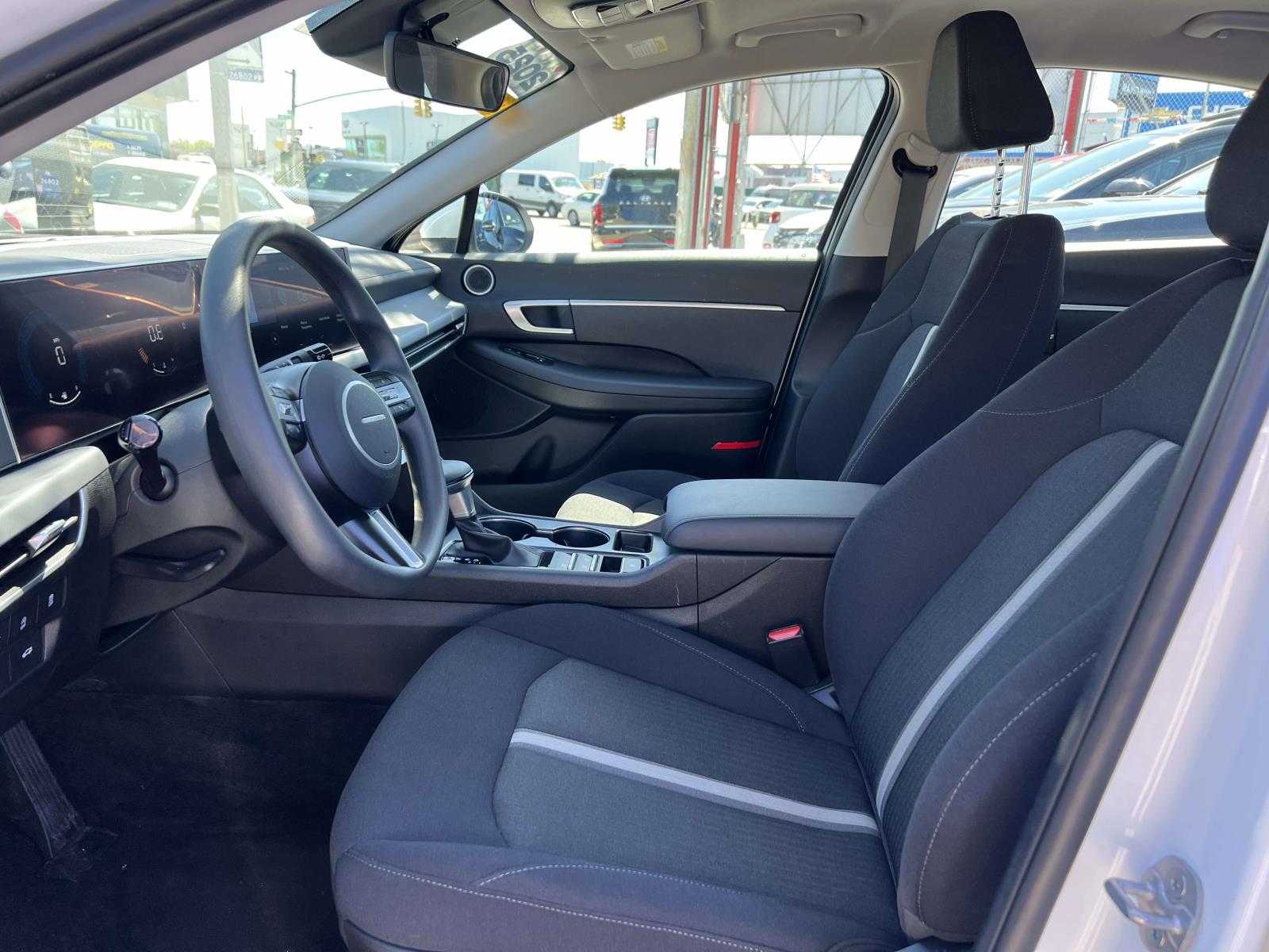 2025 Hyundai Sonata SE - Photo 17