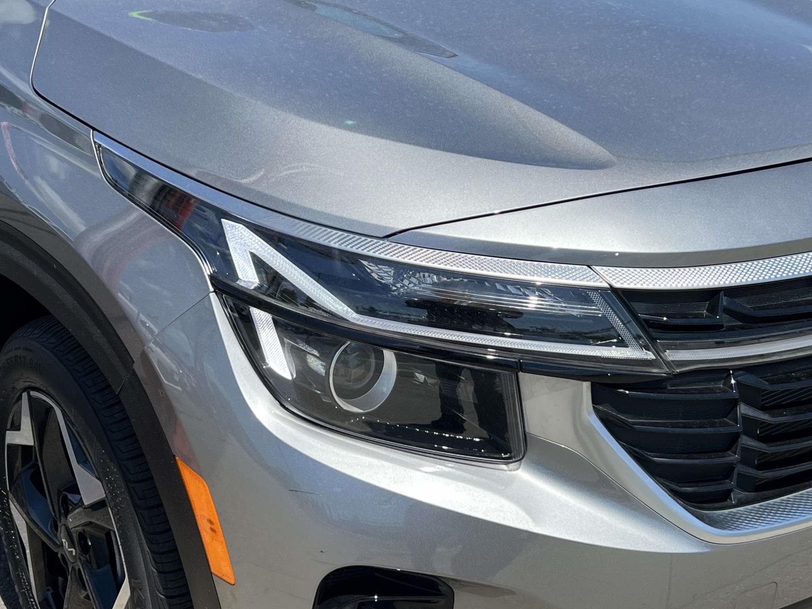 2025 Kia Seltos EX - Photo 9