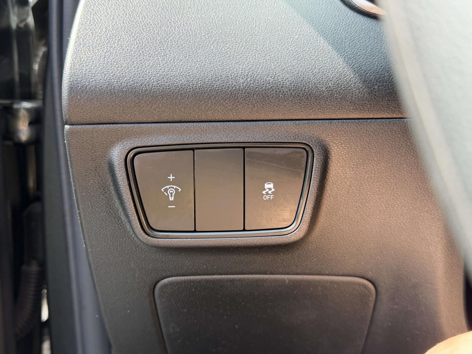 2023 Hyundai Tucson SE - Photo 18