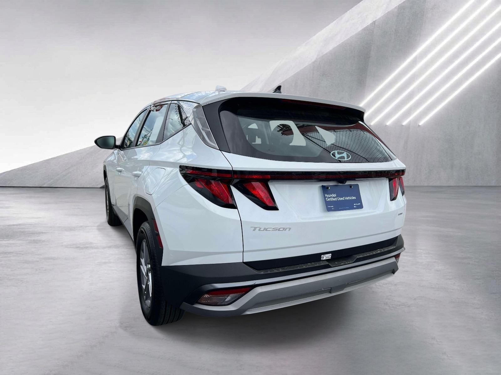2025 Hyundai Tucson SE - Photo 4