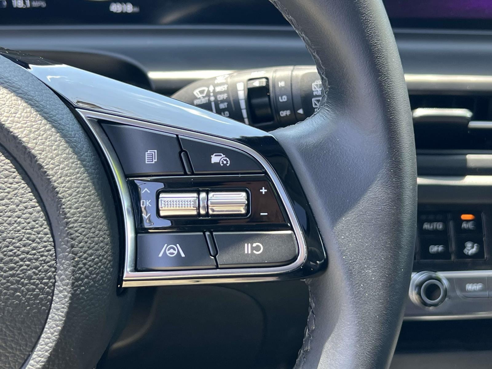 2025 Kia Seltos EX - Photo 24