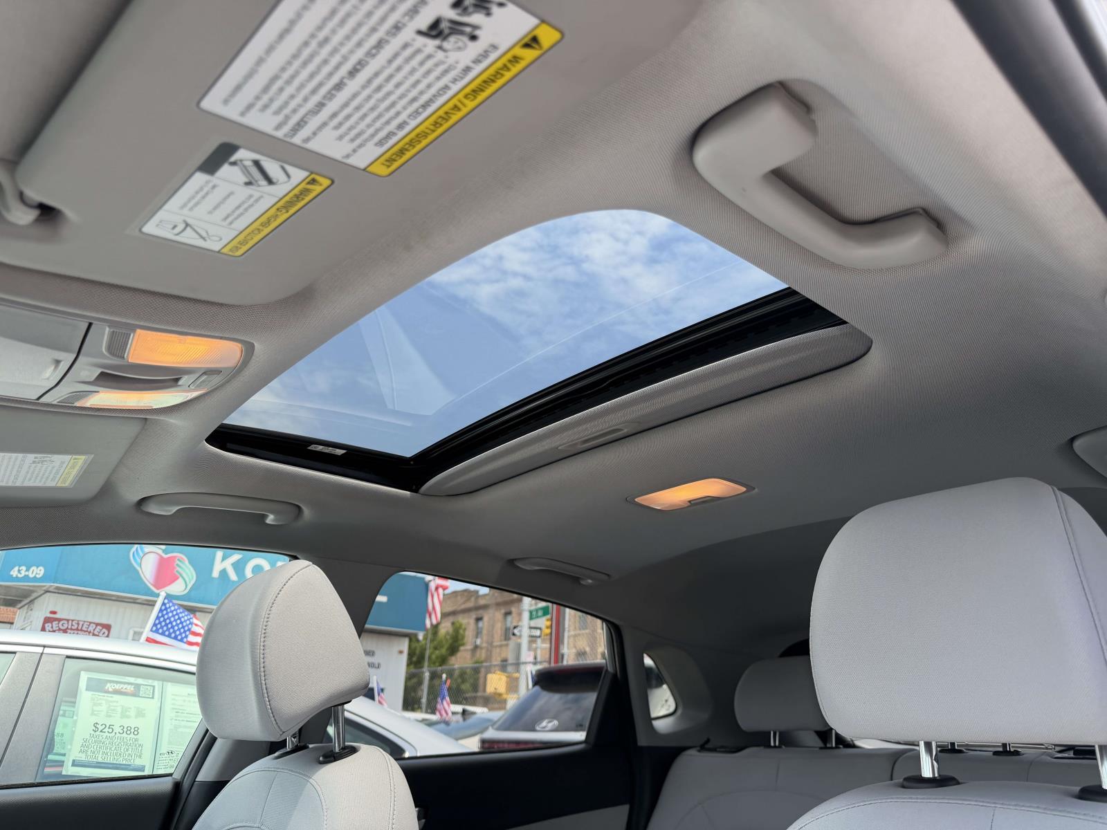 2023 Hyundai Kona SEL - Photo 20