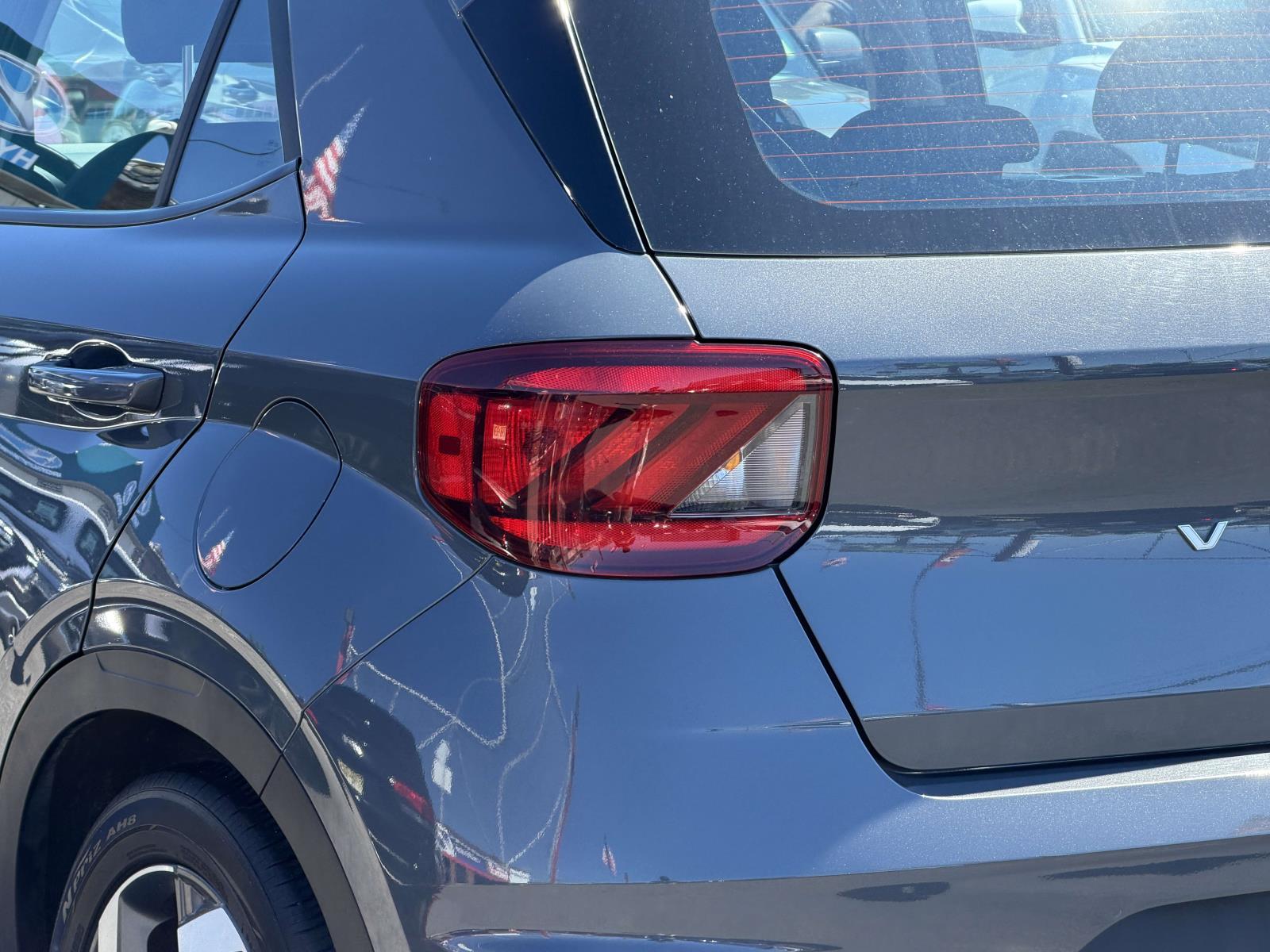 2023 Hyundai Venue SEL - Photo 11