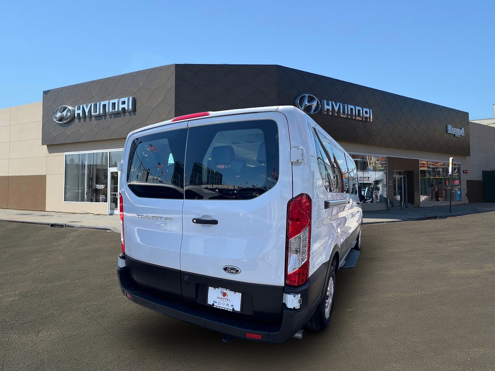 2024 Ford Transit Passenger Van XL - Photo 5