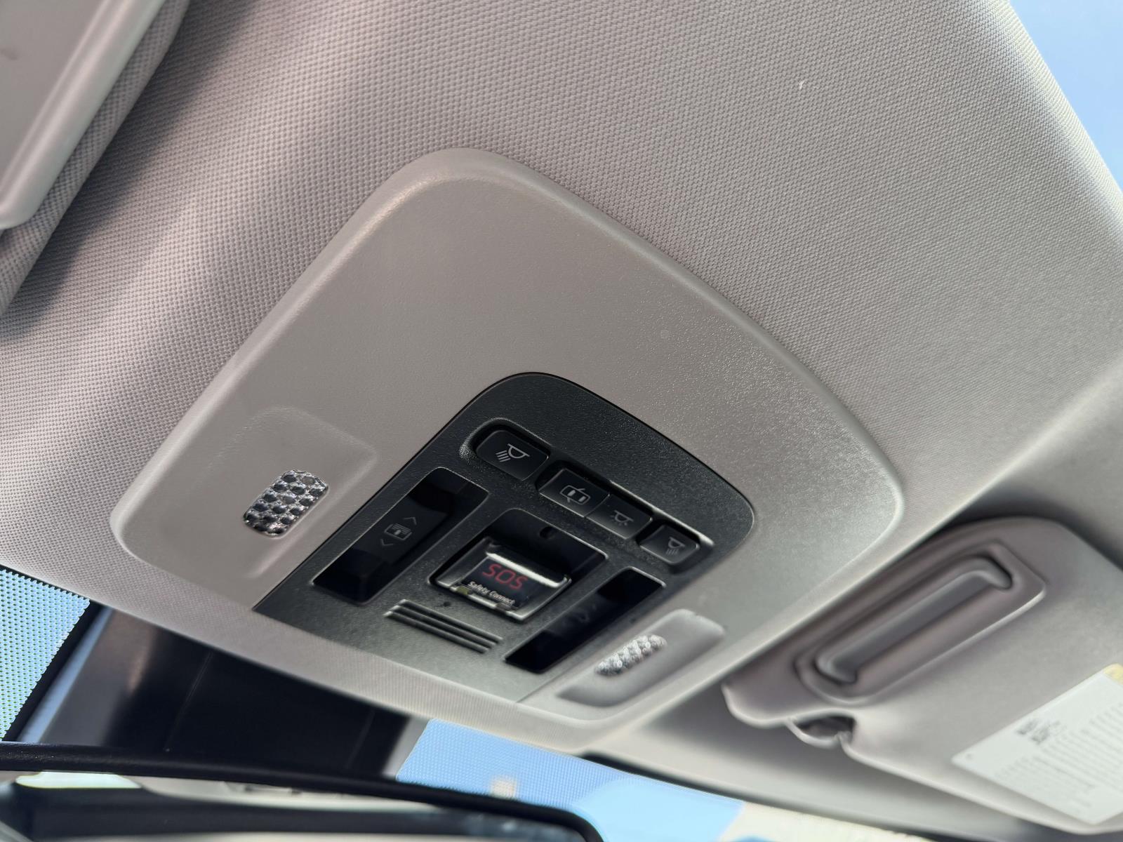 2019 Toyota Camry XLE - Photo 34