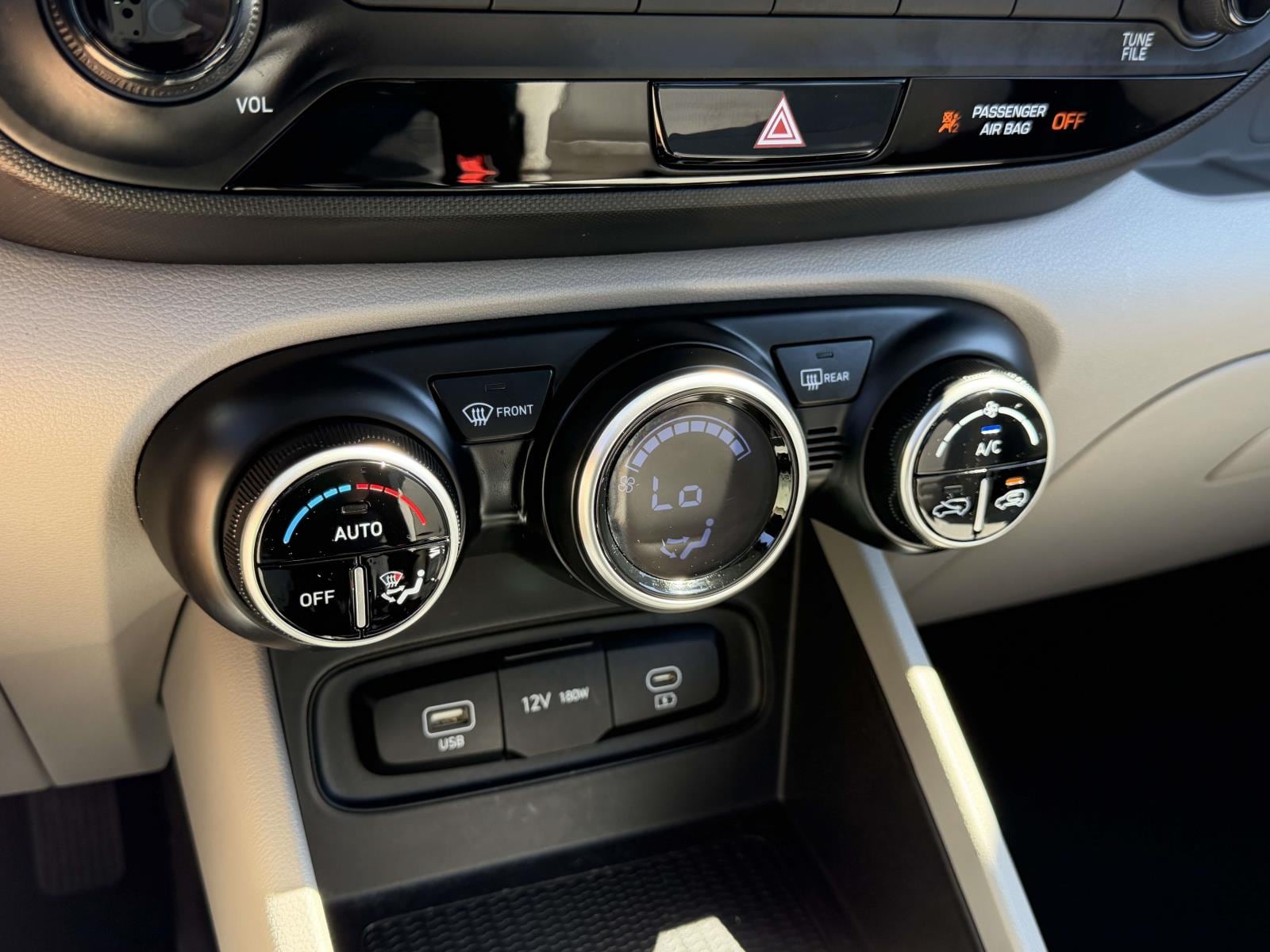 2023 Hyundai Venue SEL - Photo 30