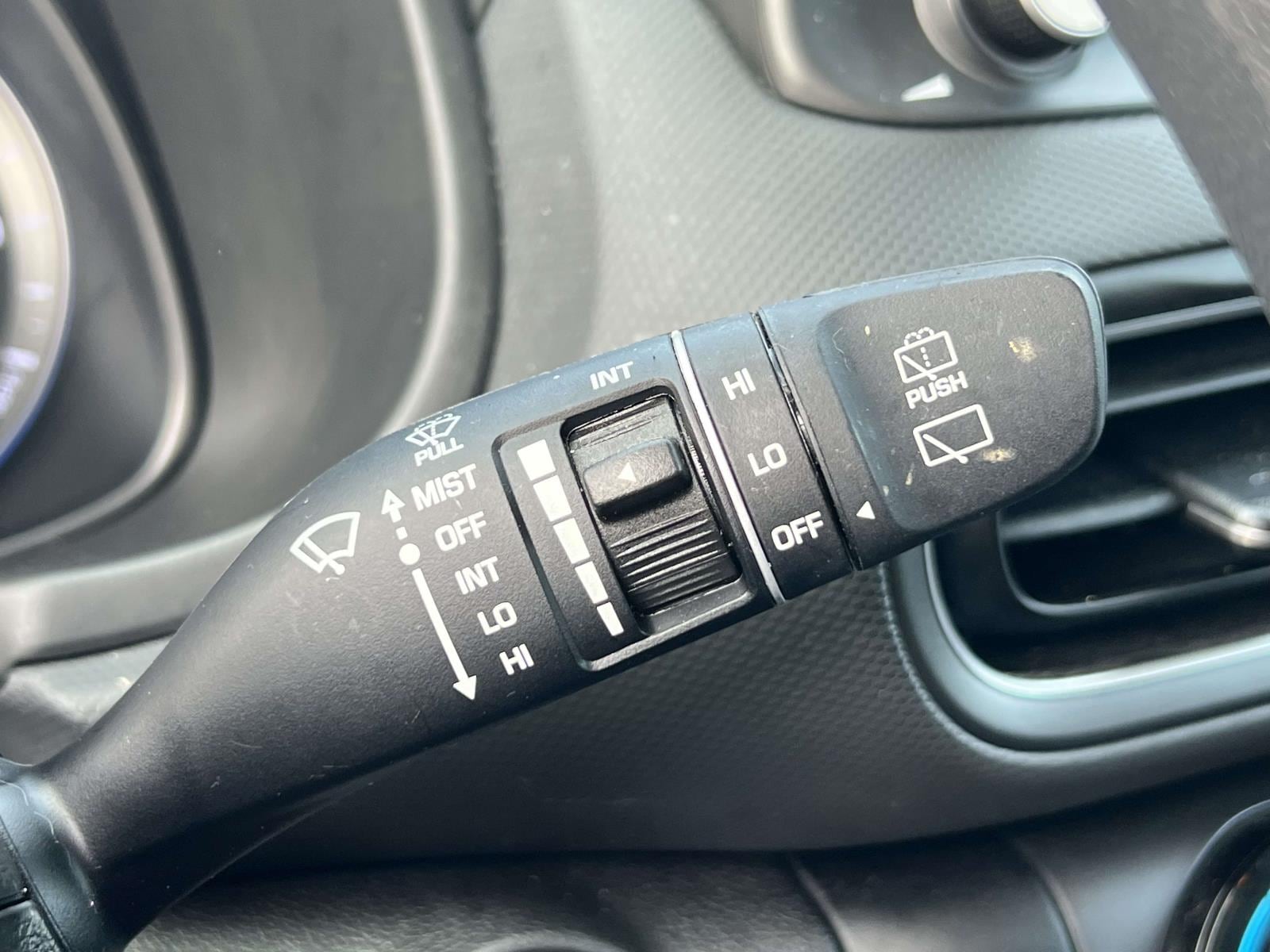 2023 Hyundai Kona SEL - Photo 24
