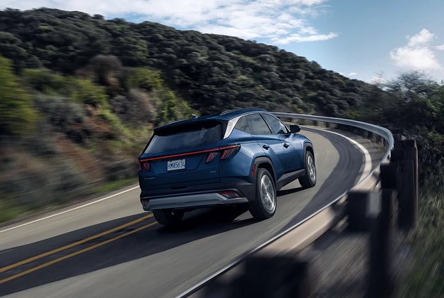 Tucson Hybrid interior view 1