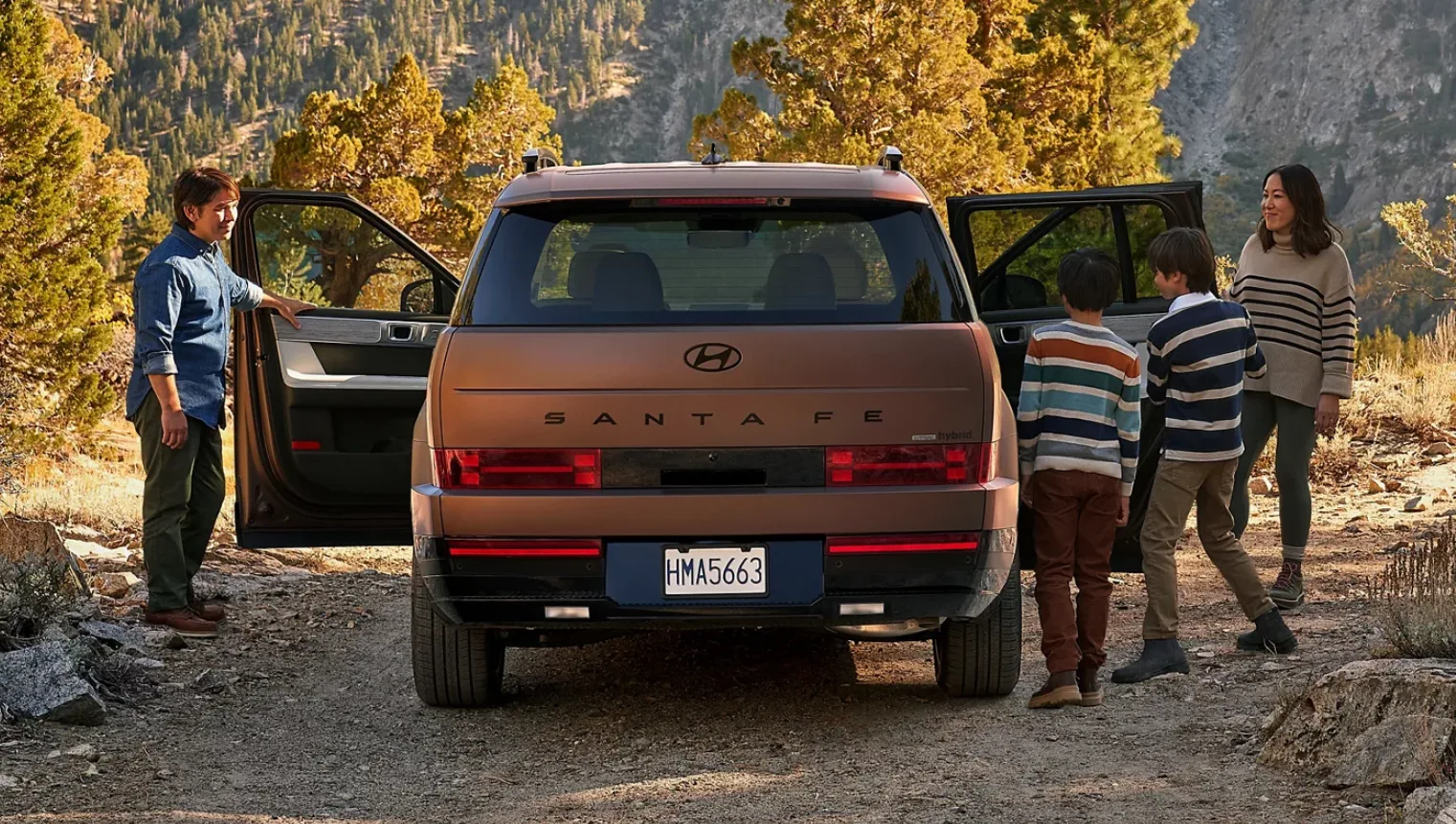 A family enjoying the 2026 Hyundai Santa Fe Hybrid