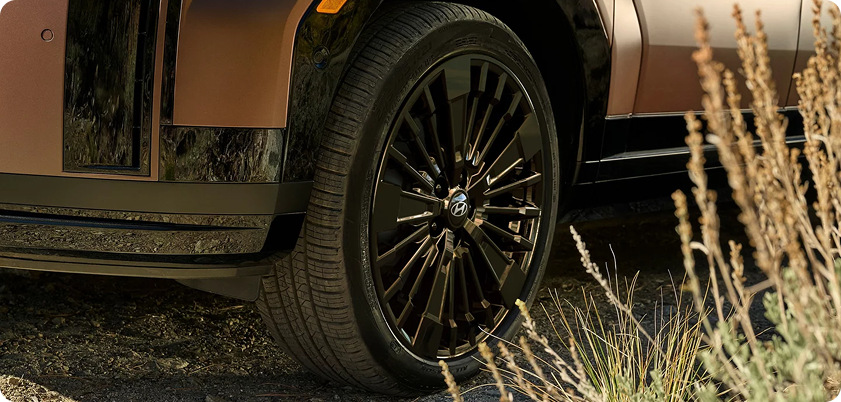 Bold 20-inch alloy wheels