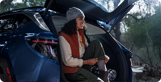 Hands-free smart power liftgate