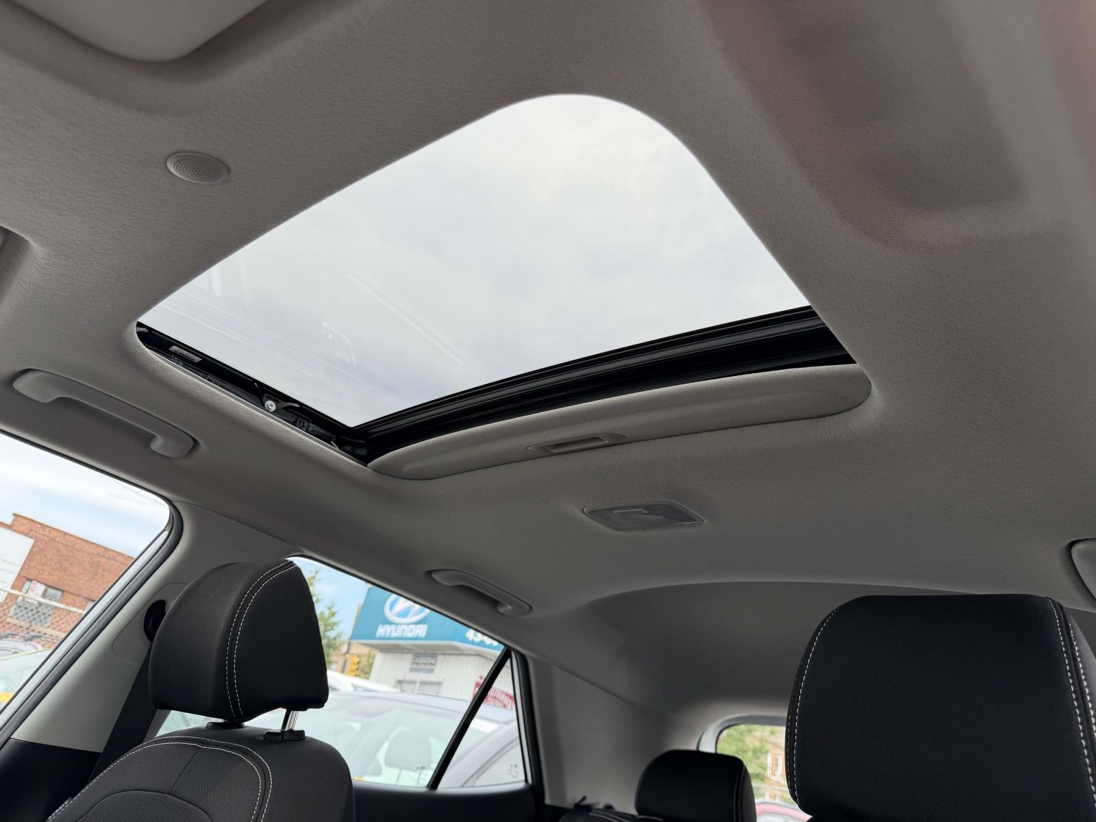 2023 Hyundai Venue SEL - Photo 19