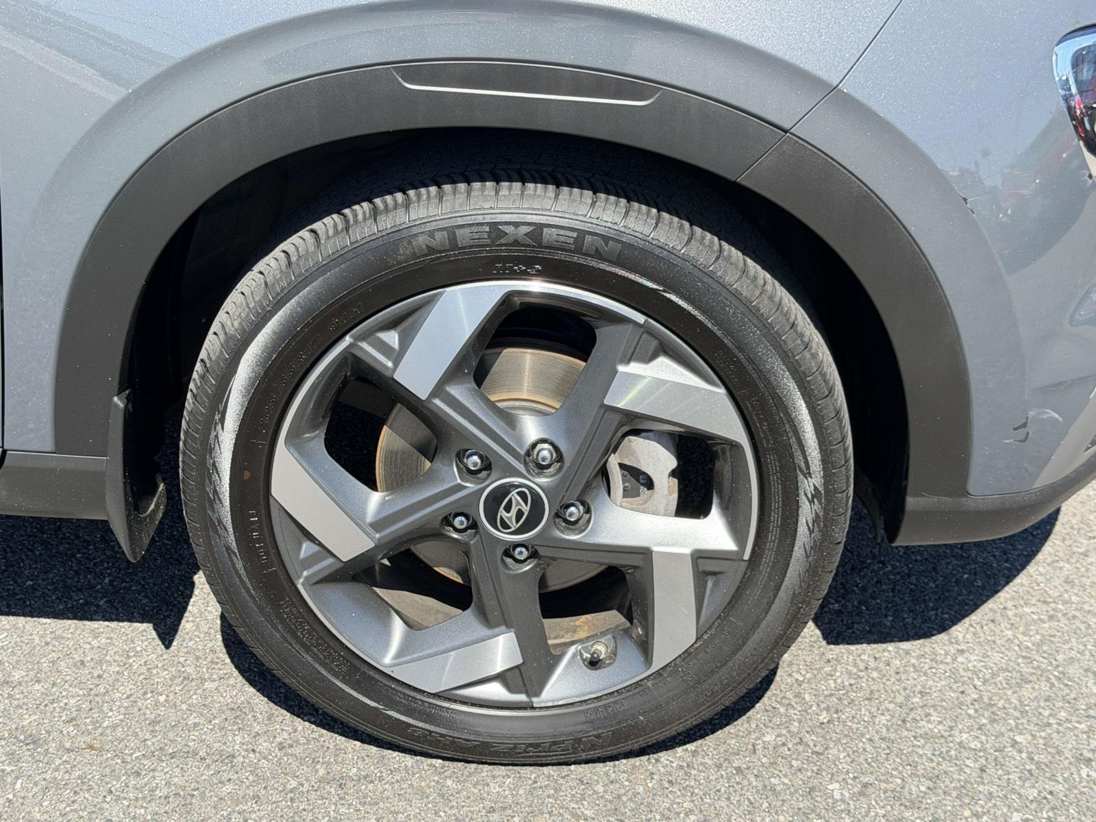 2023 Hyundai Venue SEL - Photo 9