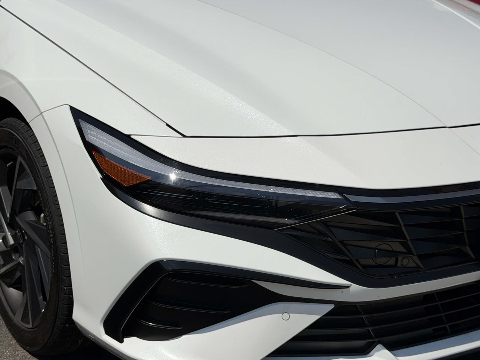 2024 Hyundai Elantra Limited - Photo 8