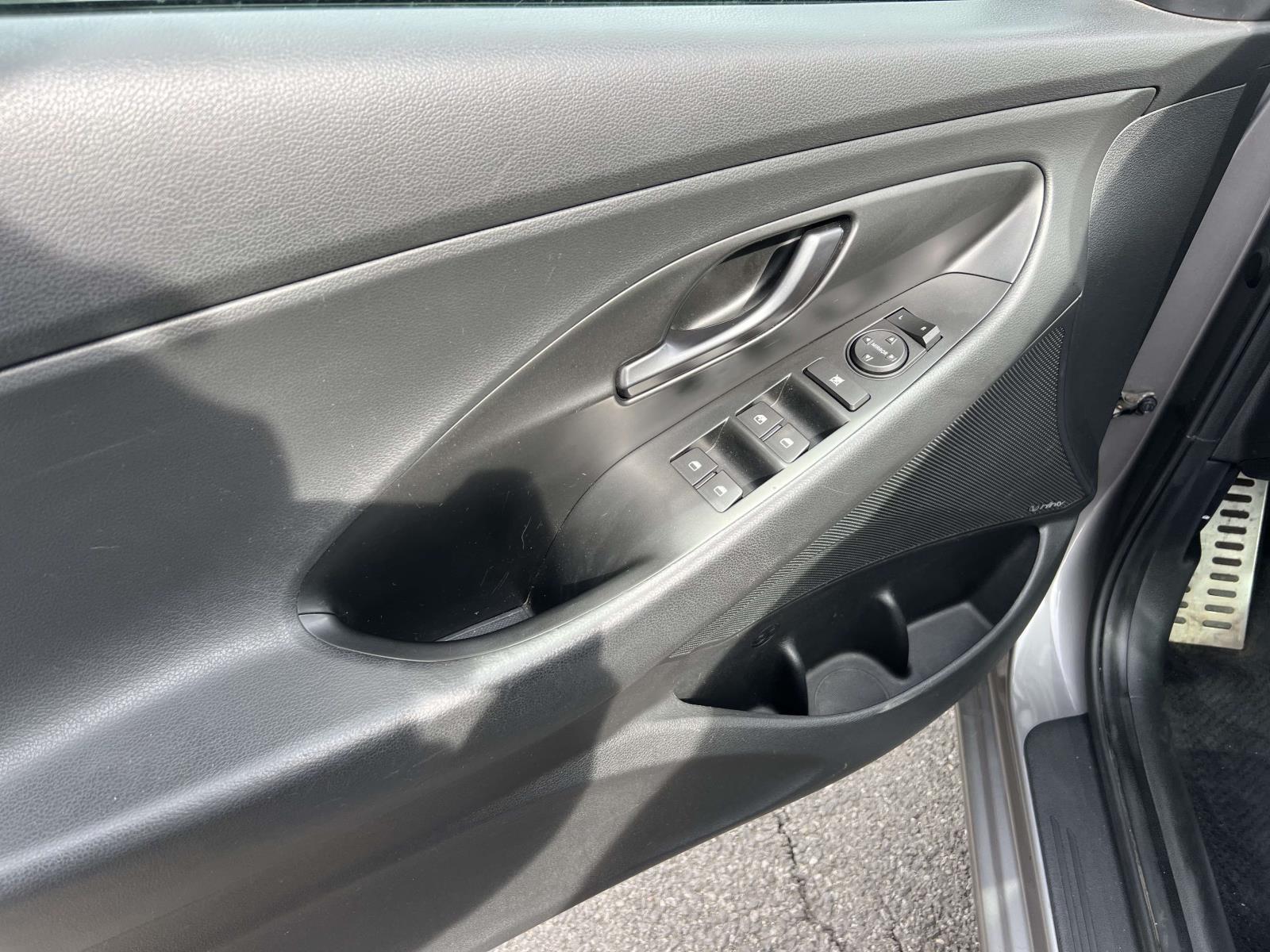 2020 Hyundai Elantra GT GT N Line - Photo 16