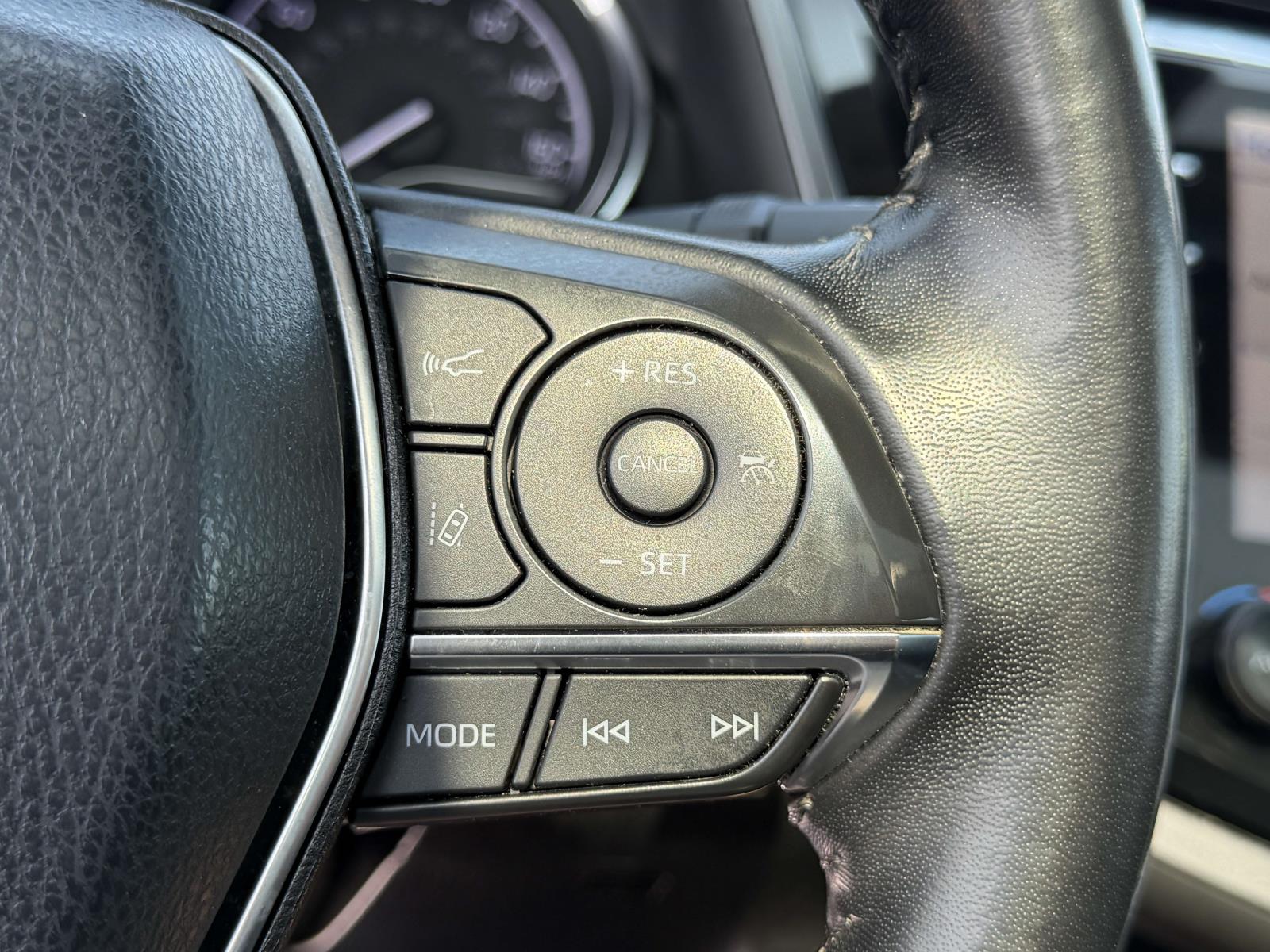 2019 Toyota Camry XLE - Photo 23