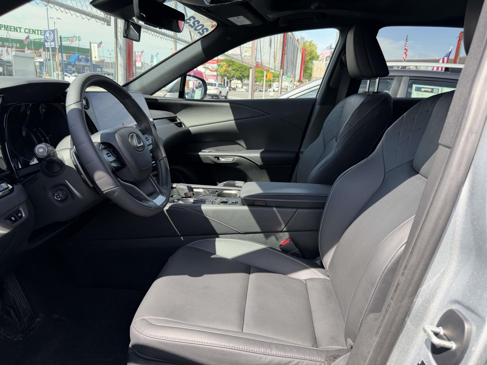 2023 Lexus RX 350 - Photo 17