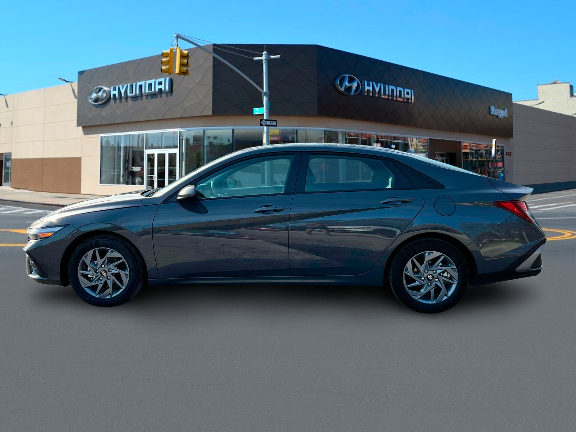 2024 Hyundai Elantra SEL photo 2