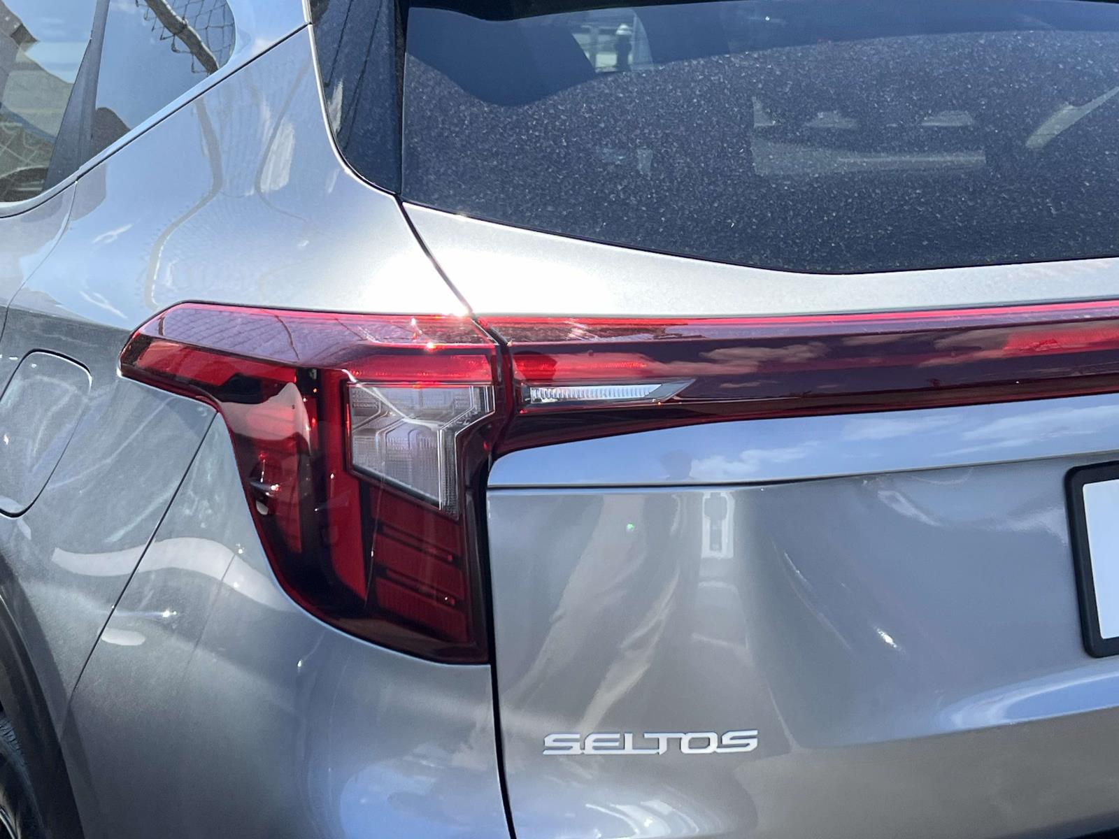 2025 Kia Seltos EX - Photo 10