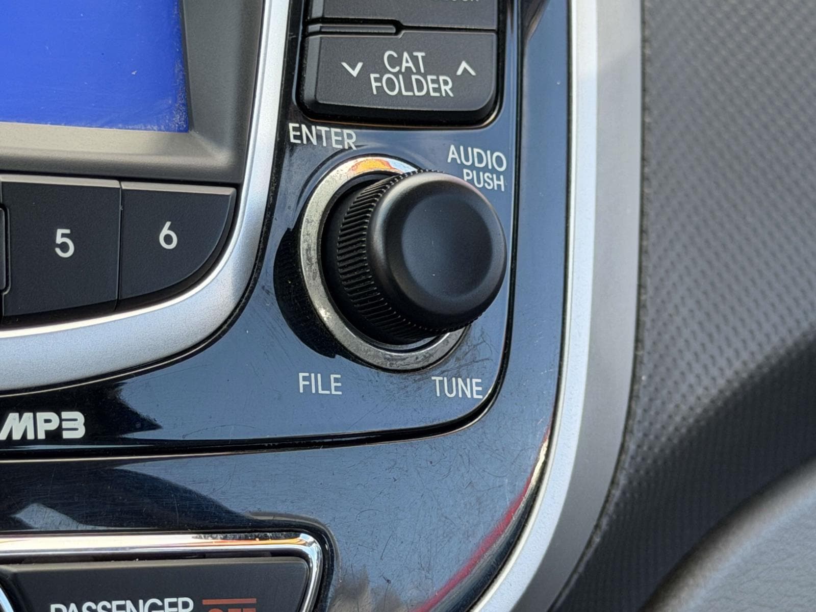 2013 Hyundai Accent GLS - Photo 28