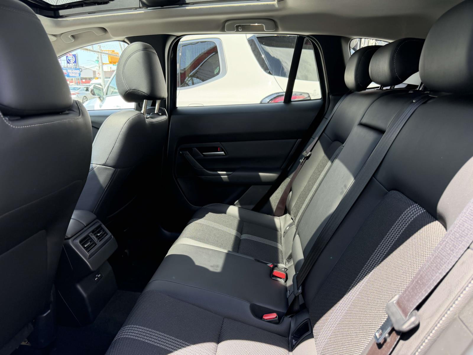 2024 Mazda CX-50 S PREMIUM - Photo 11
