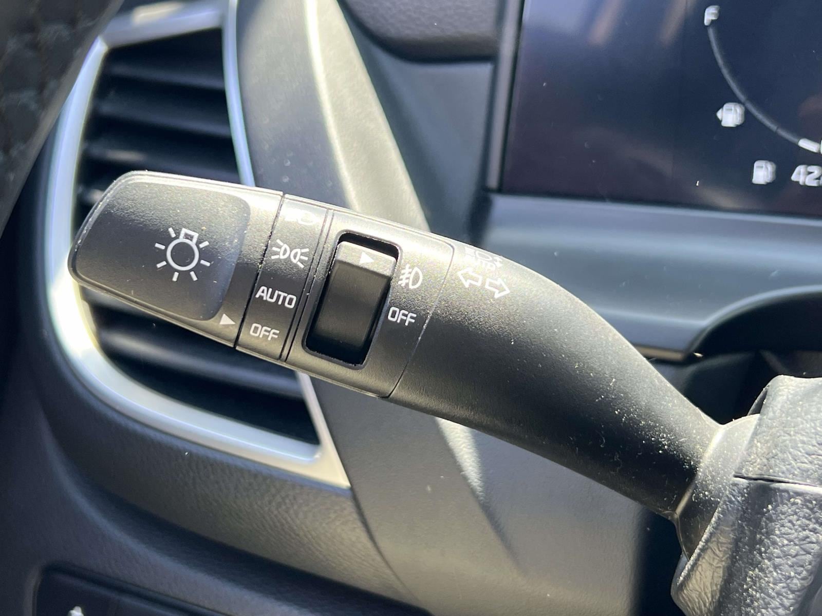 2025 Kia Seltos EX - Photo 25