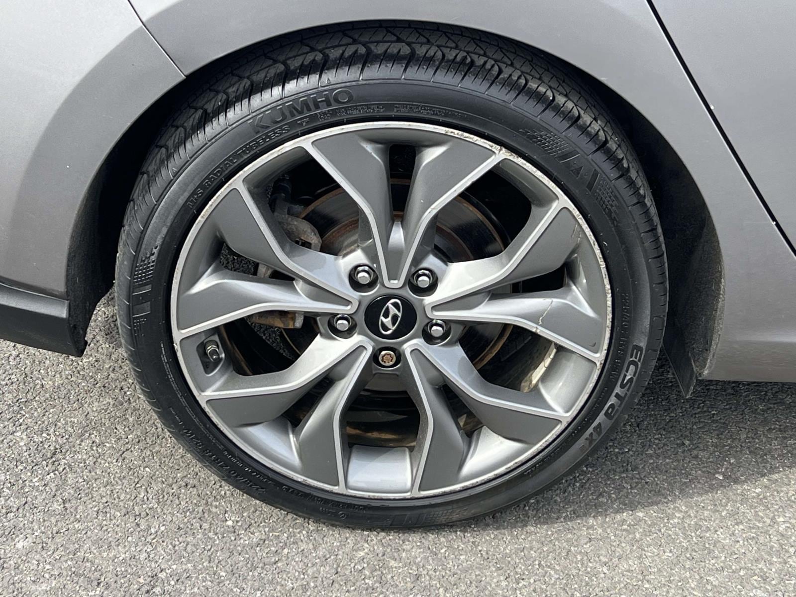 2020 Hyundai Elantra GT GT N Line - Photo 8