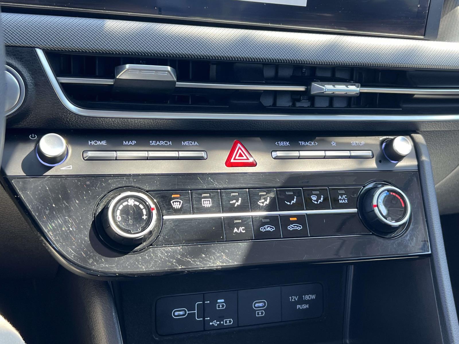 2025 Hyundai Sonata SE - Photo 28