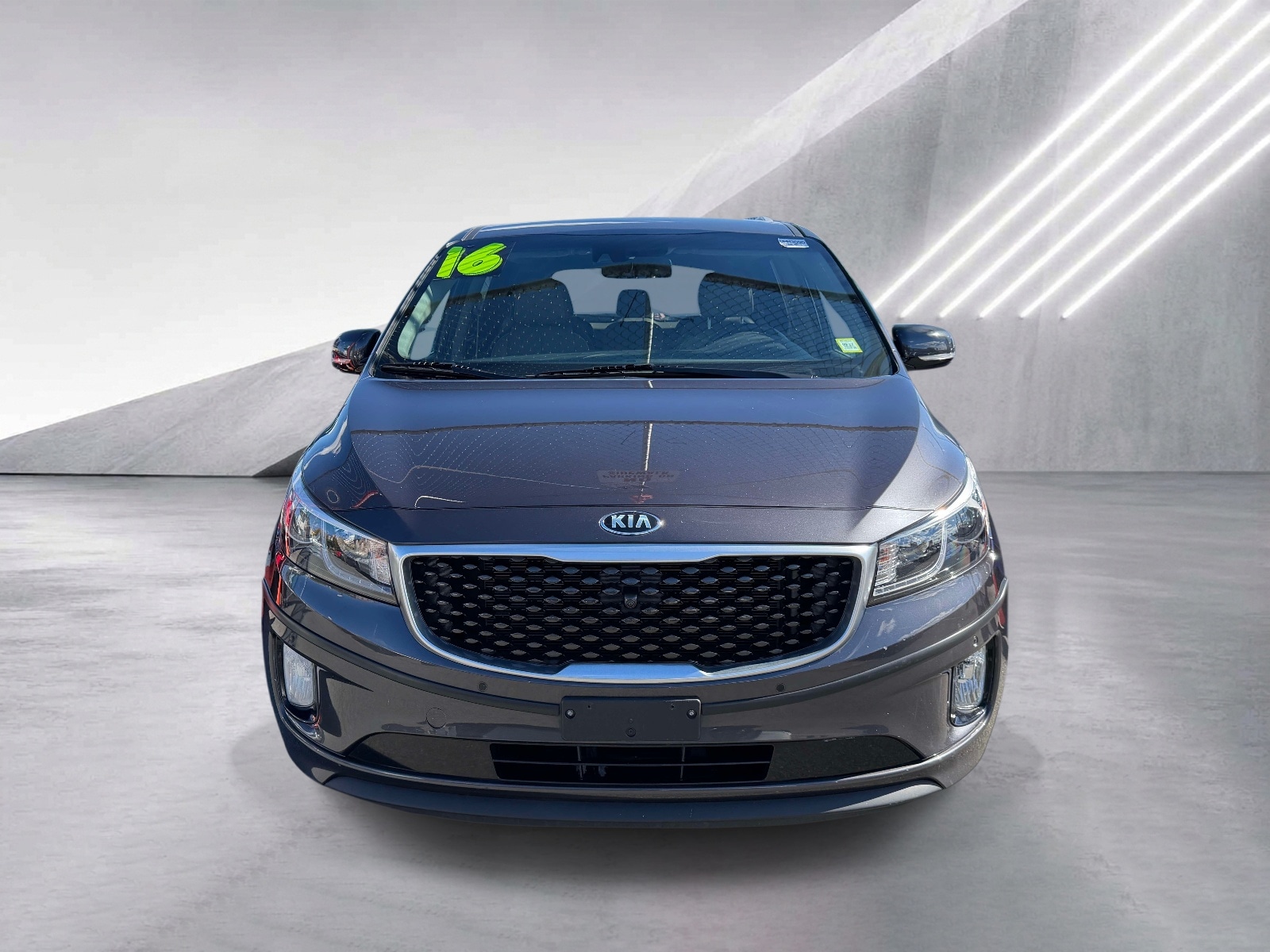 Used 2016 Kia Sedona SX with VIN KNDMC5C18G6132747 for sale in Long Island City, NY