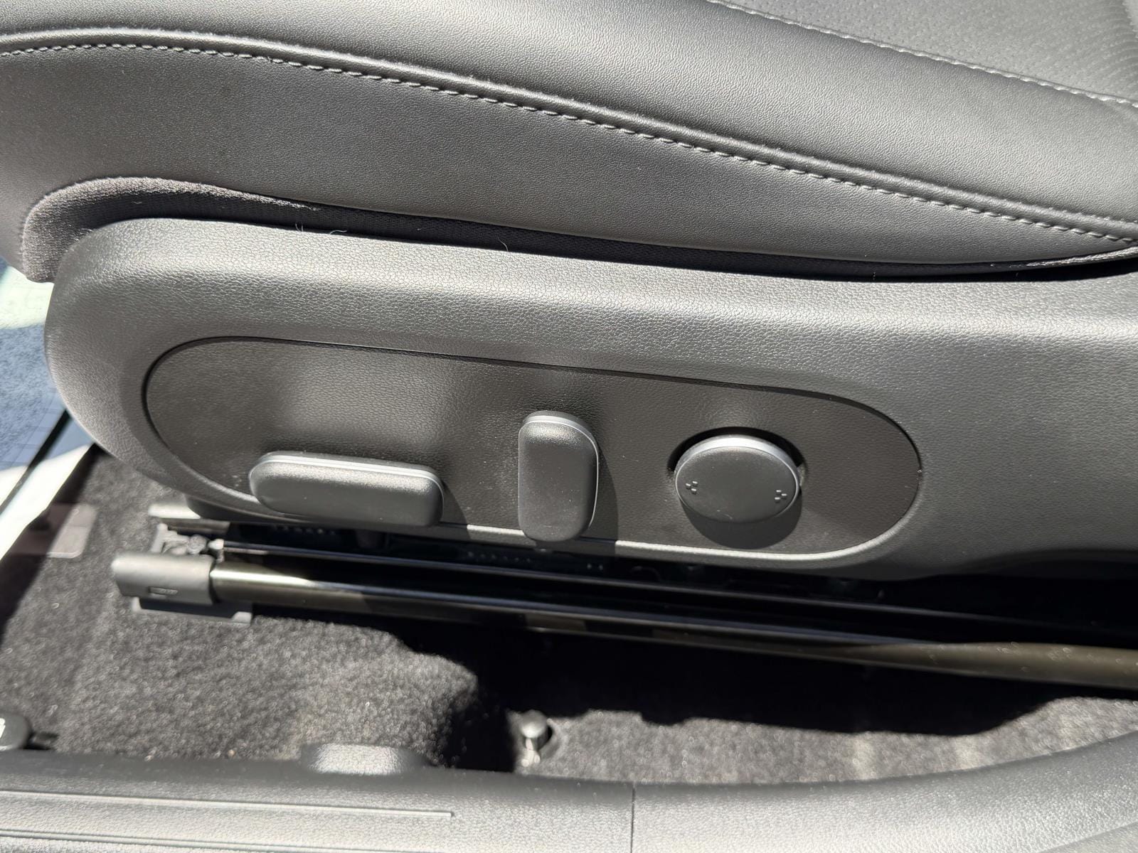2024 Hyundai Kona Limited - Photo 18