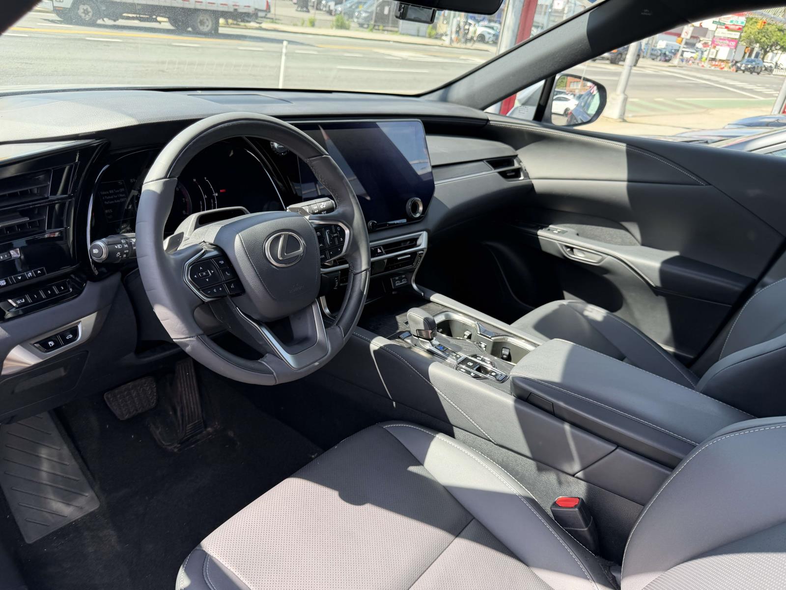 2023 Lexus RX 350 - Photo 13