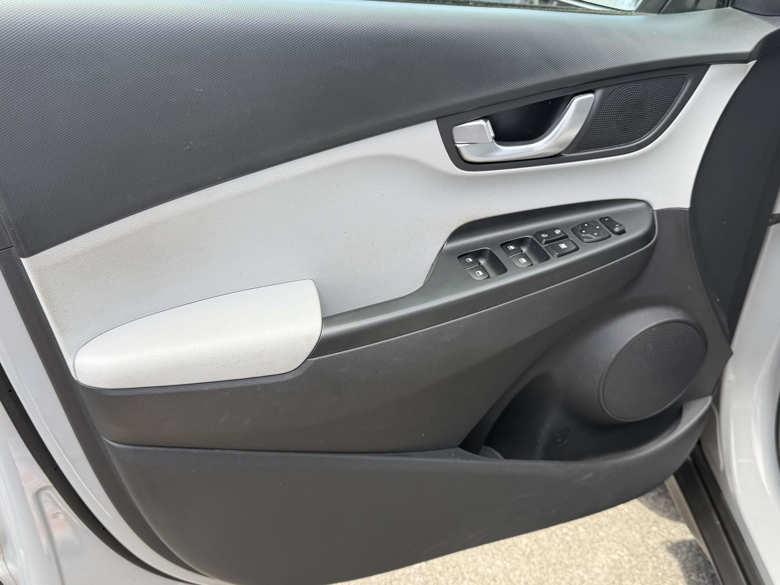 2023 Hyundai Kona SEL - Photo 15