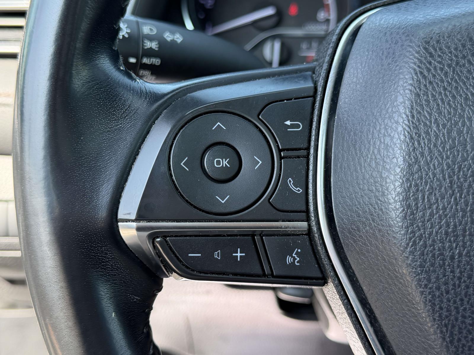 2019 Toyota Camry XLE - Photo 22