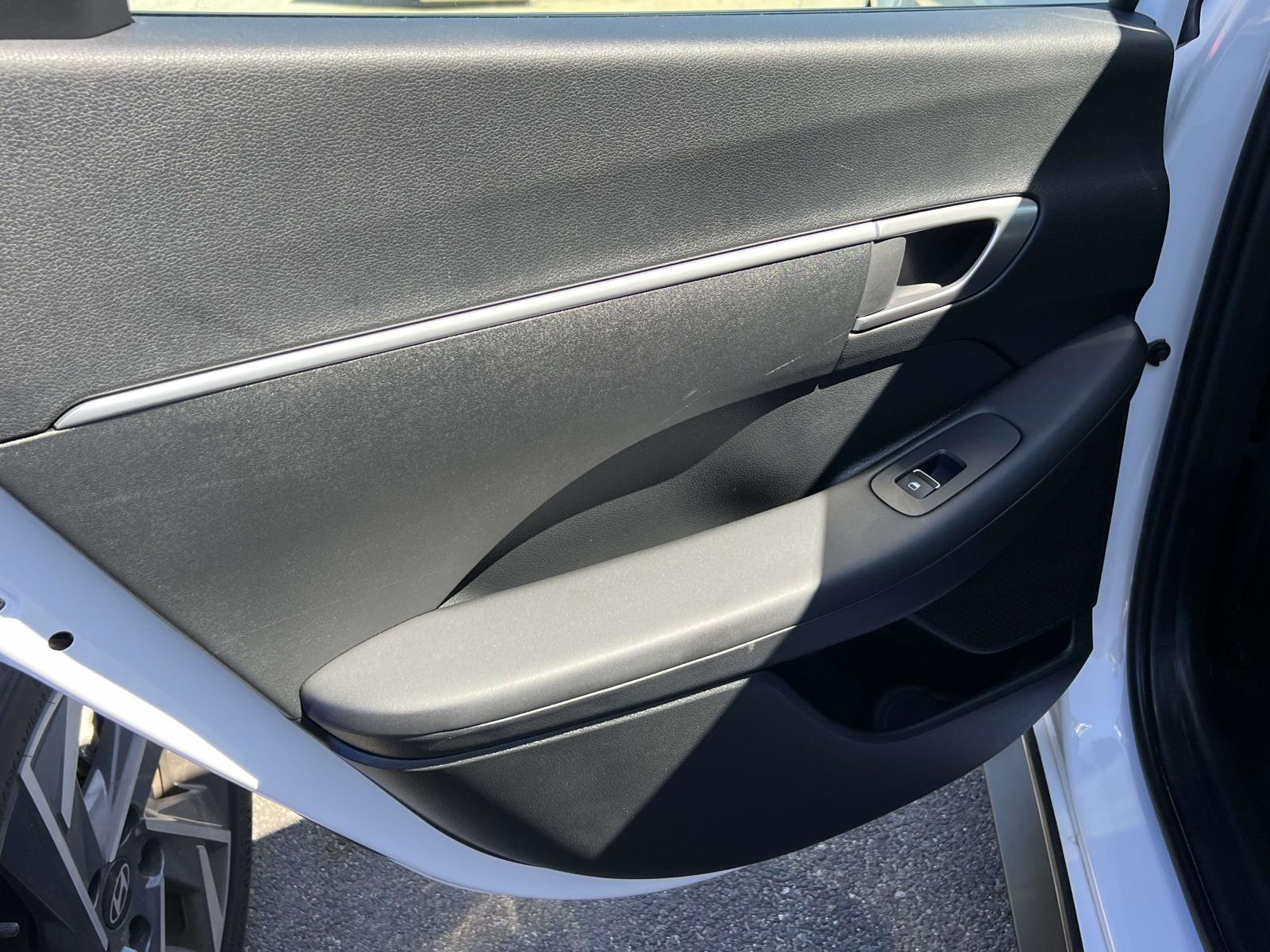2025 Hyundai Sonata SE - Photo 11