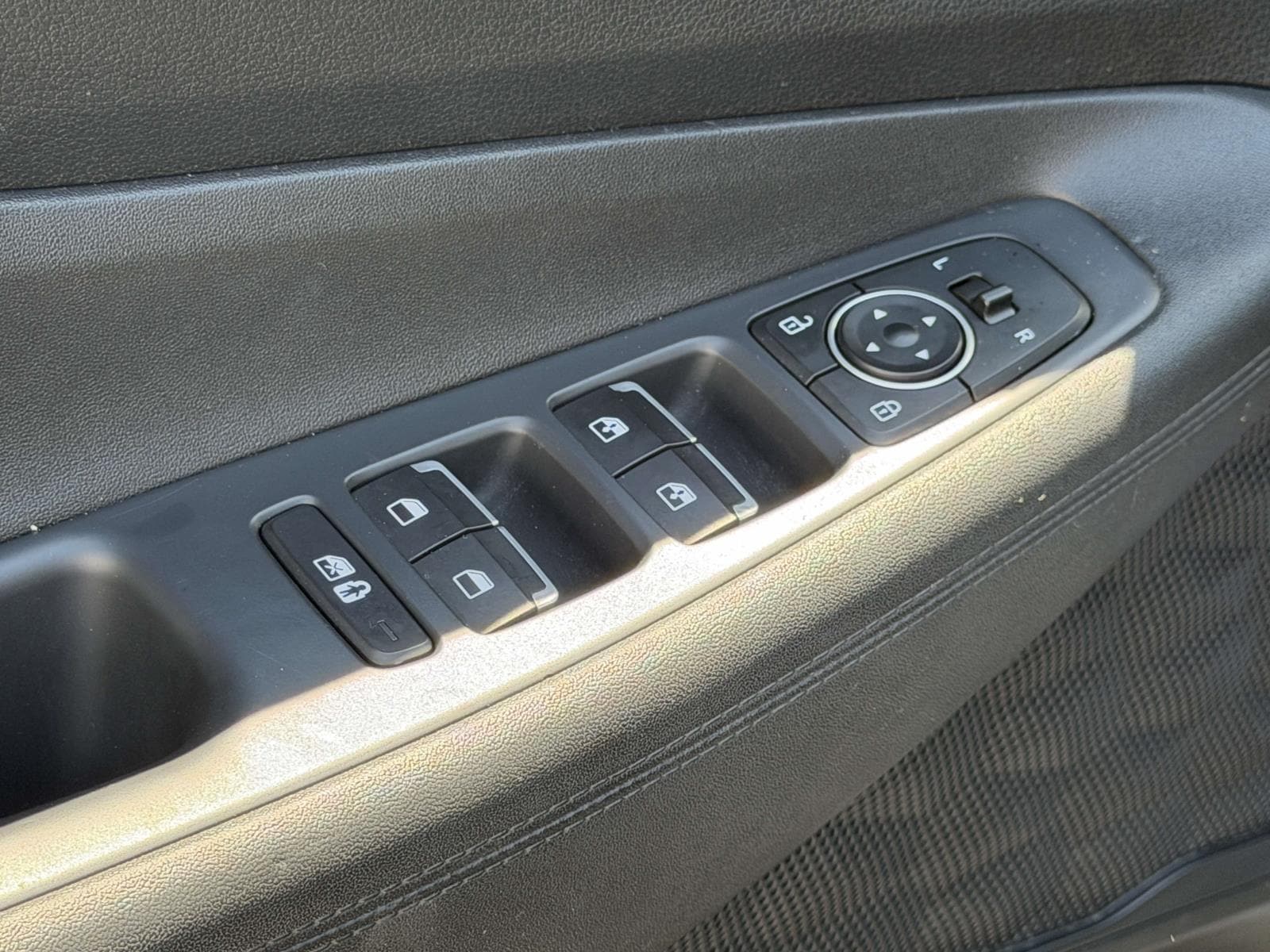 2022 Hyundai Santa Fe SEL - Photo 16
