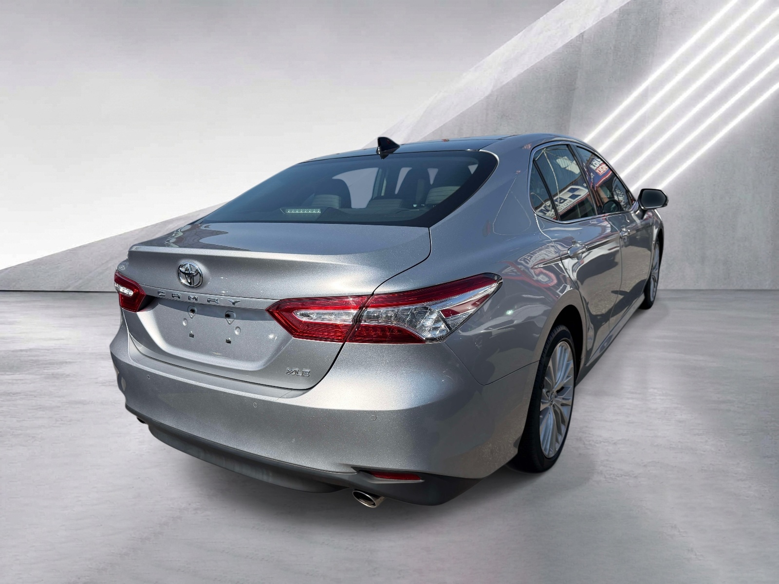2019 Toyota Camry XLE - Photo 6