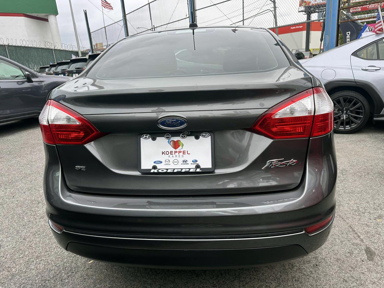 2018 Ford Fiesta SE photo 3