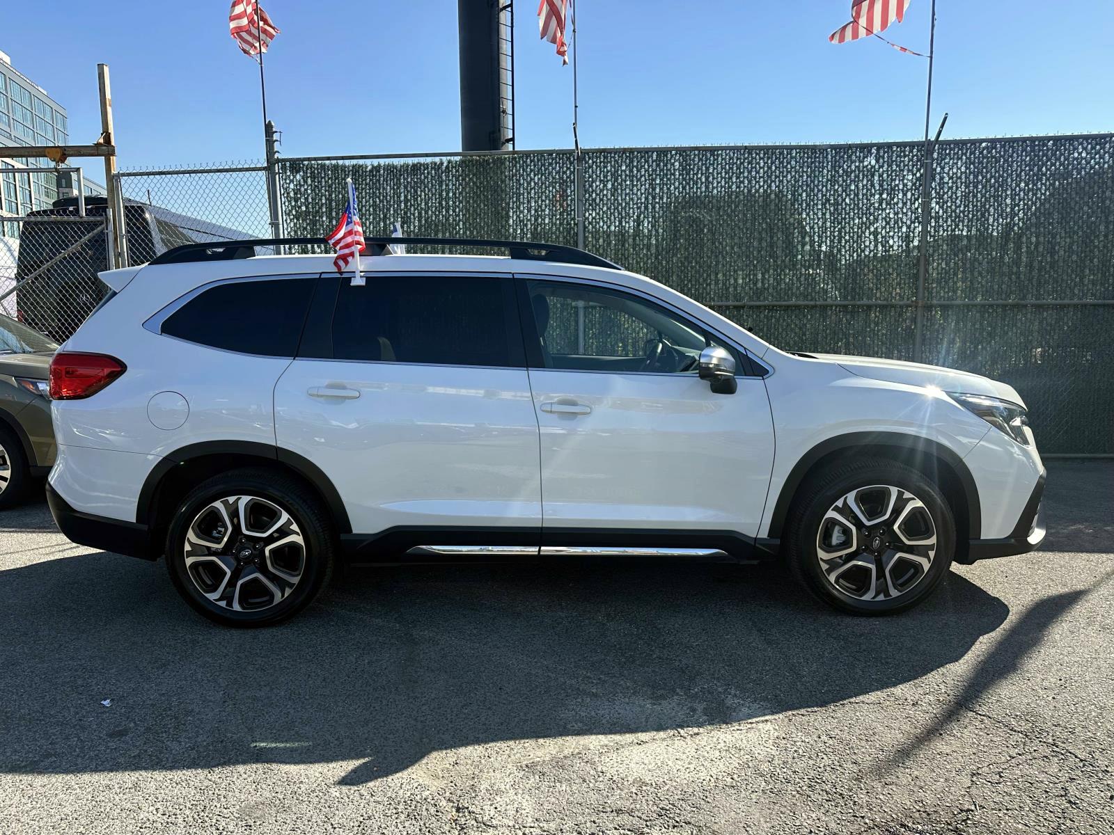 2023 Subaru Ascent Limited photo 2