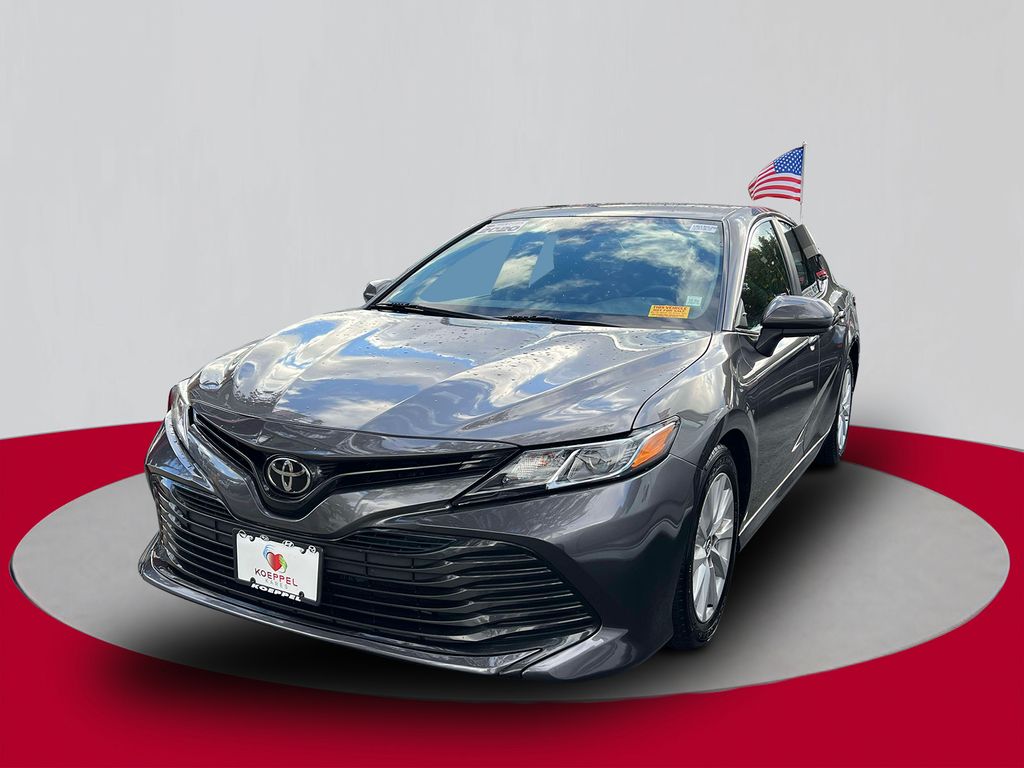 2020 Toyota Camry LE photo 3