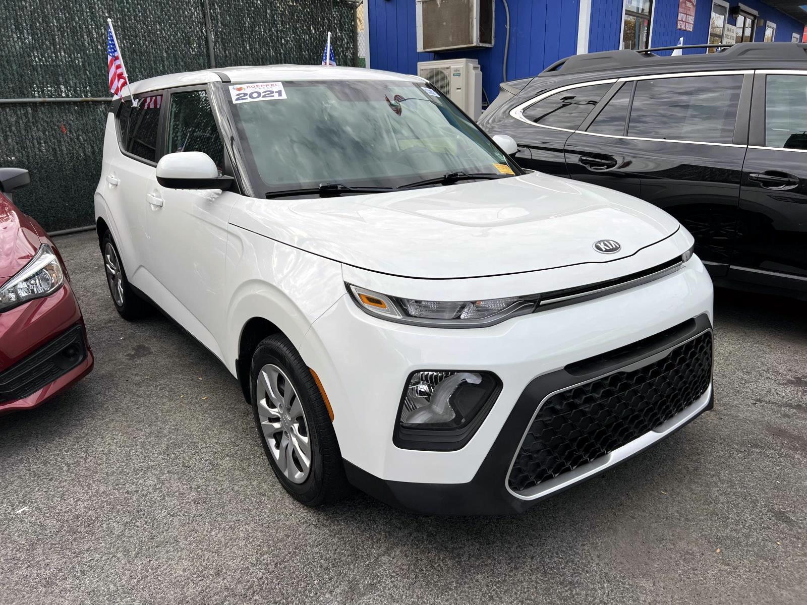 2021 Kia Soul LX's photo