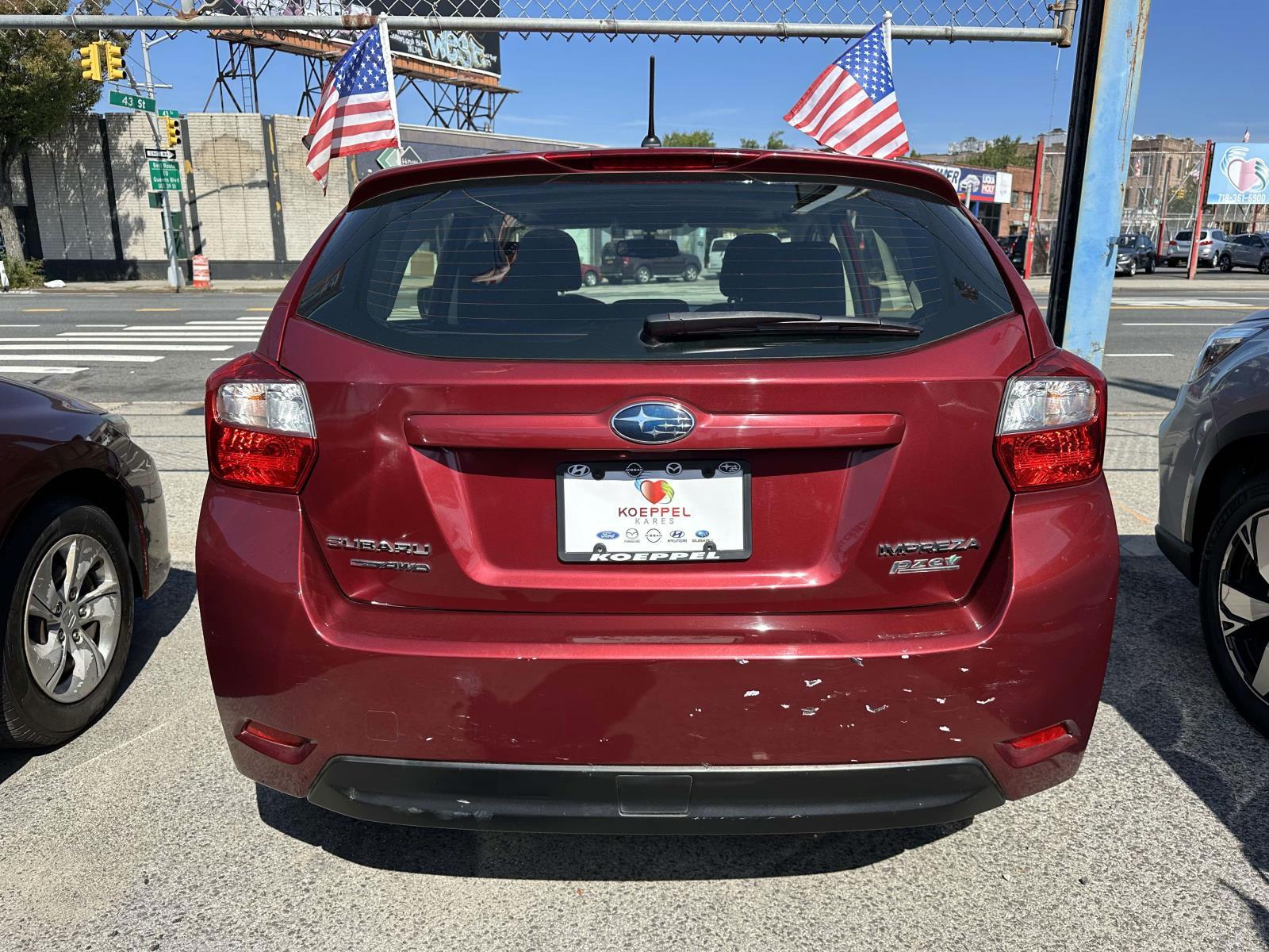 2014 Subaru Impreza 2.0i Premium photo 2