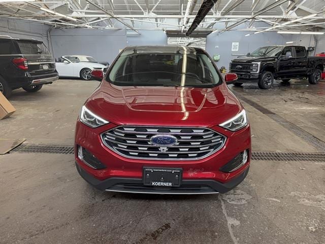 2023 Ford Edge Titanium's photo