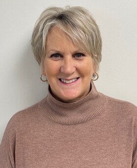 Staff member Lory Simonds from 8586a6ab09ce