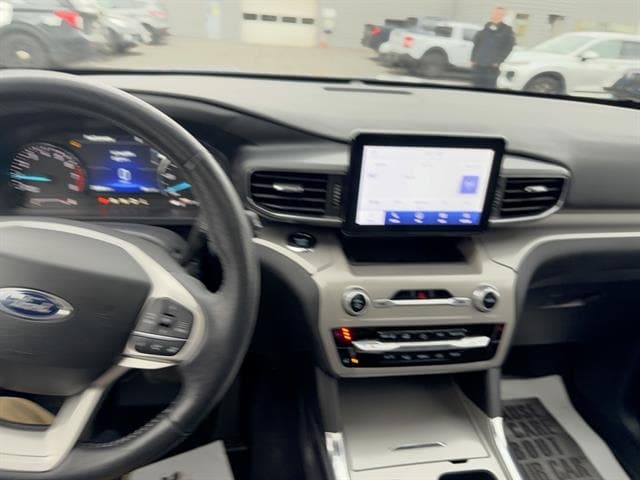 2022 Ford Explorer XLT's photo