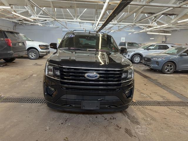 2019 Ford Expedition Limited's photo