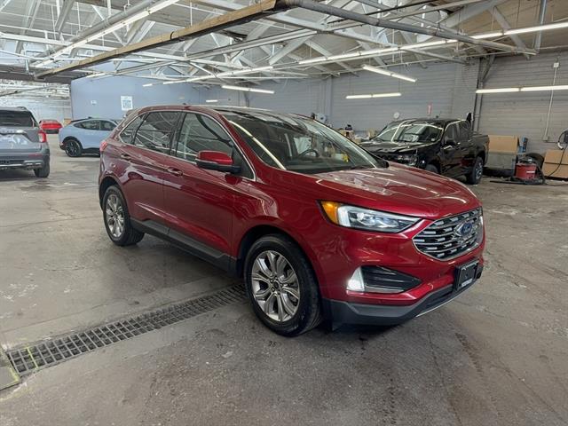 2023 Ford Edge Titanium's photo