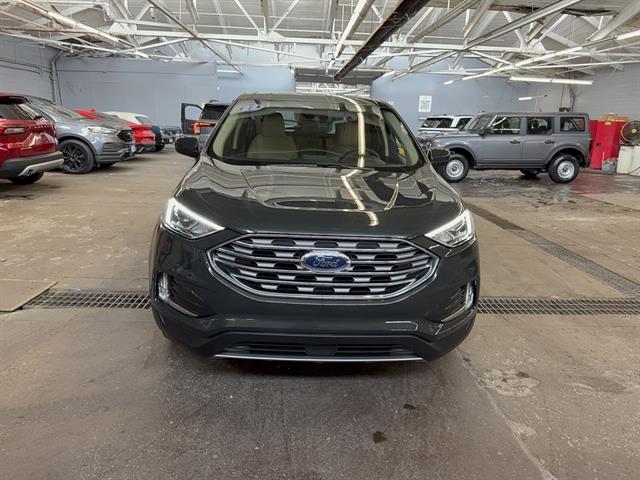2022 Ford Edge SEL's photo