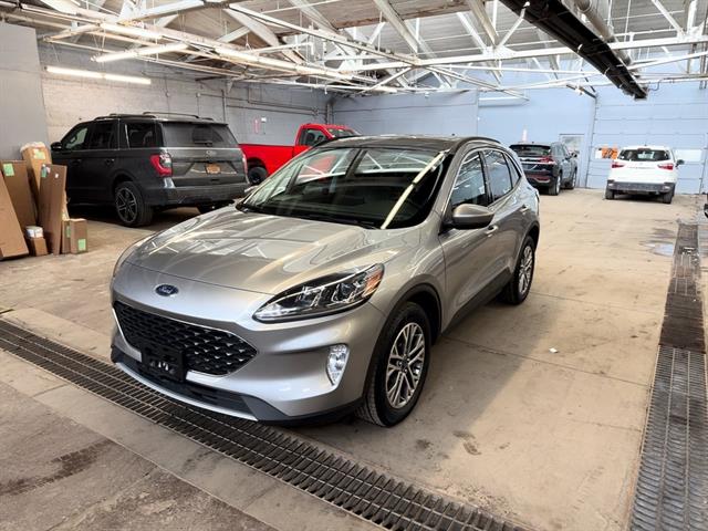 2022 Ford Escape SEL's photo